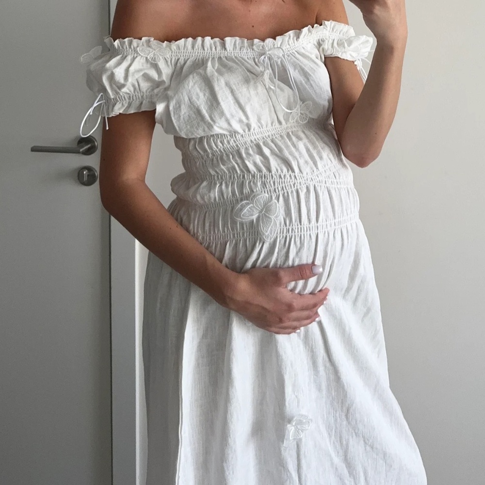 LINEN DRESS WITH BUTTERFLY APPLIQUE DRESS